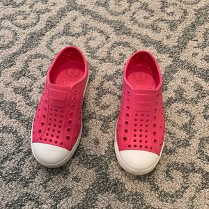 EUC native slide on shoes for girls